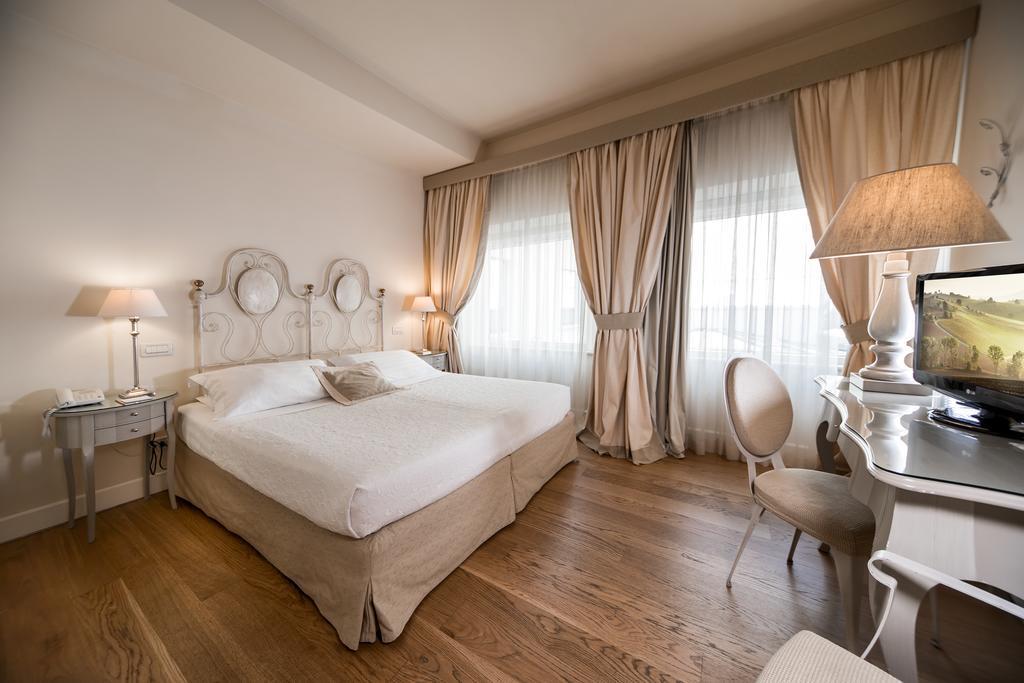 Hotel & Residenza 100 Torri 아스콜리피체노 외부 사진