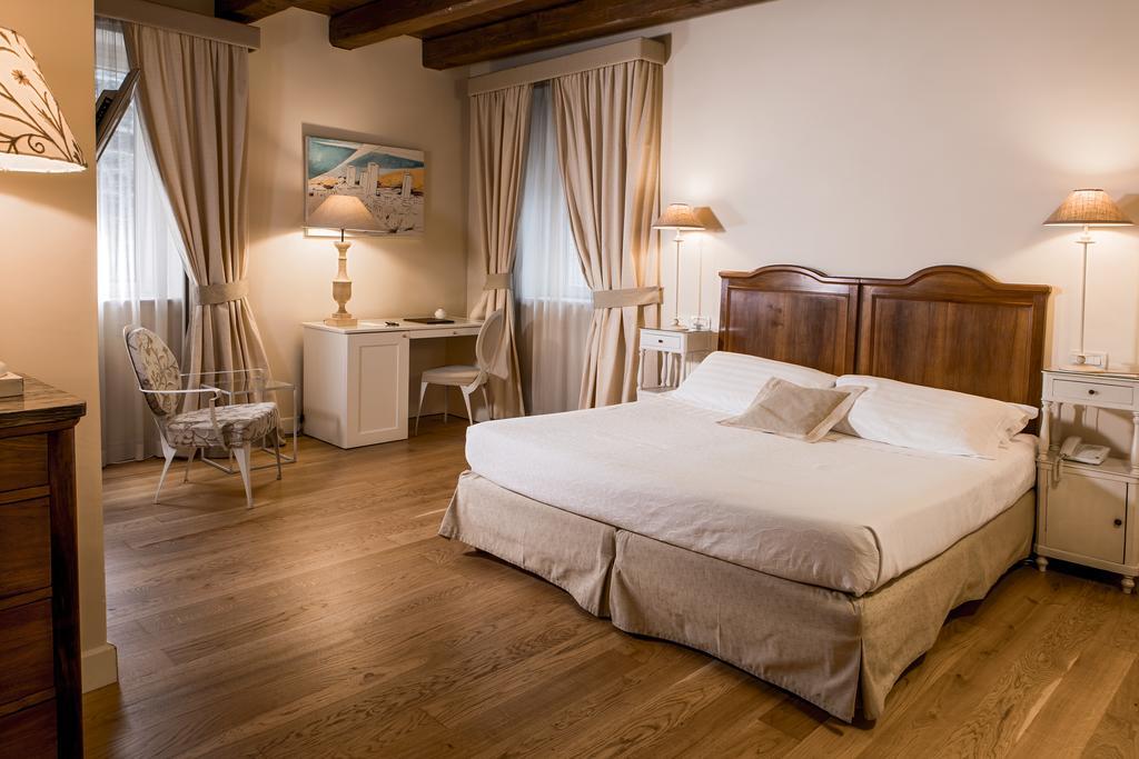Hotel & Residenza 100 Torri 아스콜리피체노 외부 사진